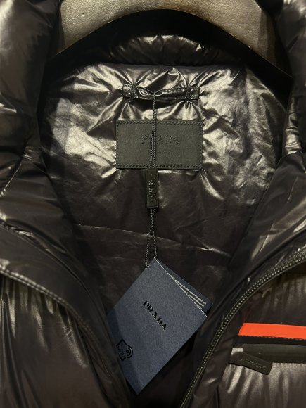 Prada - Мужской жилет пуховик KN_2509PR4