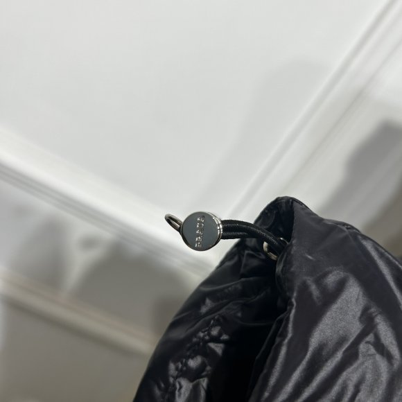 Prada - Мужской жилет пуховик KN_2509PR4