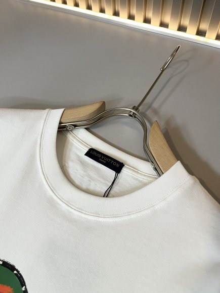 Louis Vuitton - Мужская футболка майка DF_3005LV4