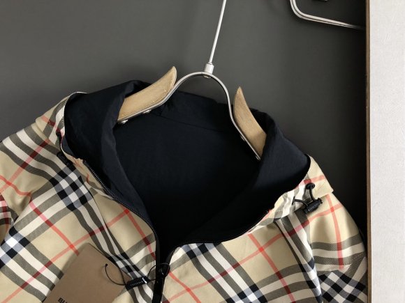 Burberry - Мужская двусторонняя куртка ветровка DF_2008BU5