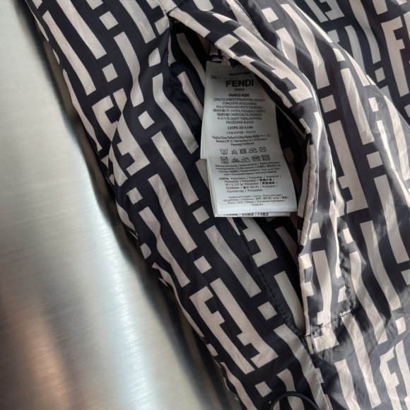 Fendi - Мужская двусторонняя куртка пуховик TJ_0612FE1