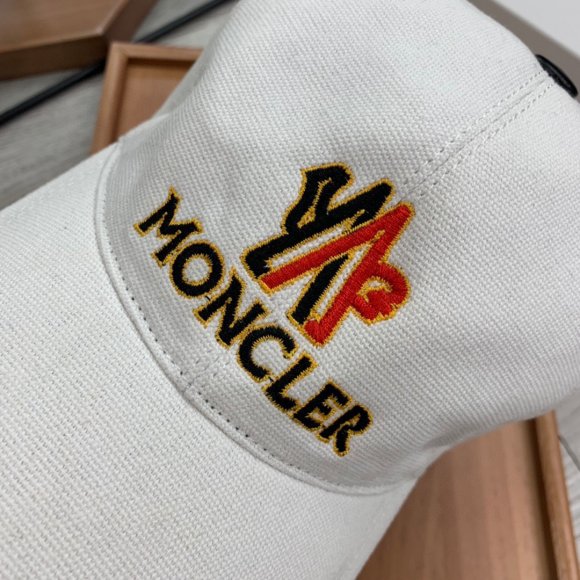Moncler - Бейсболка кепка AO_1904MO5