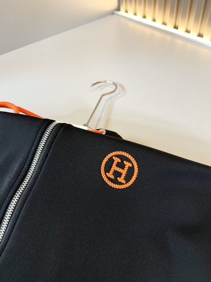 Hermes - Мужской спортивный костюм DF_2609HE8 Hermes - Мужской спортивный костюм DF_2609HE8