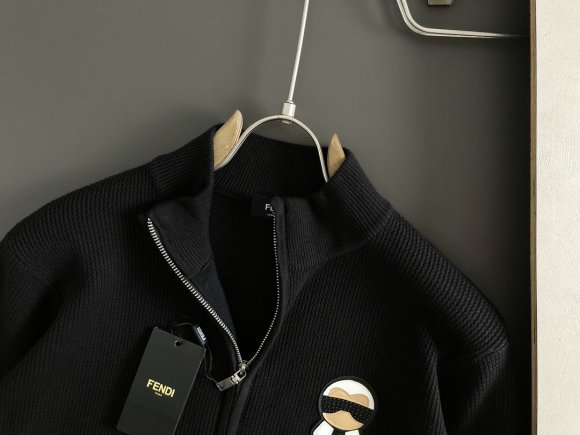 Fendi - Мужская кофта свитер кардиган CF_0910FE11 Fendi - Мужская кофта свитер кардиган CF_0910FE11