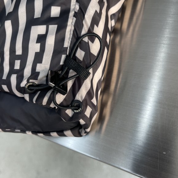 Fendi - Мужская двусторонняя куртка пуховик TJ_0612FE2