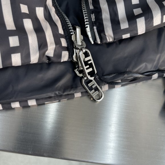 Fendi - Мужская двусторонняя куртка пуховик TJ_0612FE2