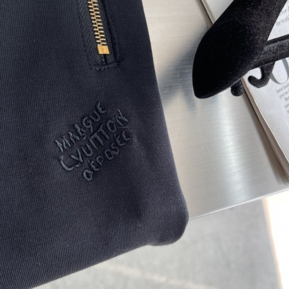 Louis Vuitton - Мужские шорты TJ_0804LV2