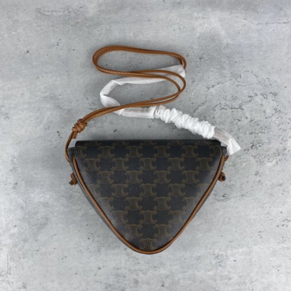 Celine Triomphe Triangle Сумка мессенджер BU_1105CE2
