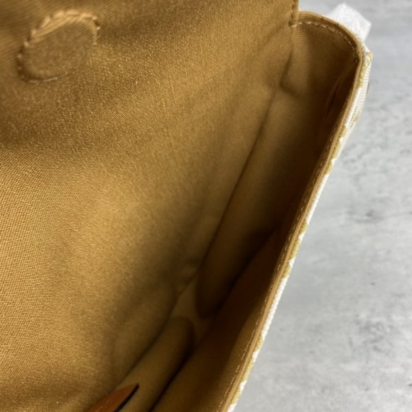 Celine Triomphe Triangle Сумка мессенджер BU_1105CE2