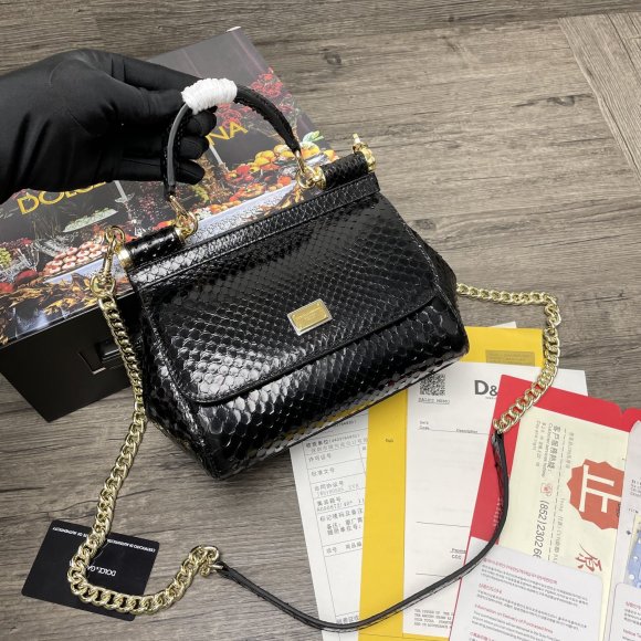 Dolce & Gabbana Женская сумка- мессенджер DG_0202DG1
