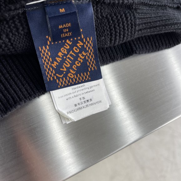 Louis Vuitton - Мужская кофта свитер TJ_2006LV5 Louis Vuitton - Мужская кофта свитер TJ_2006LV5