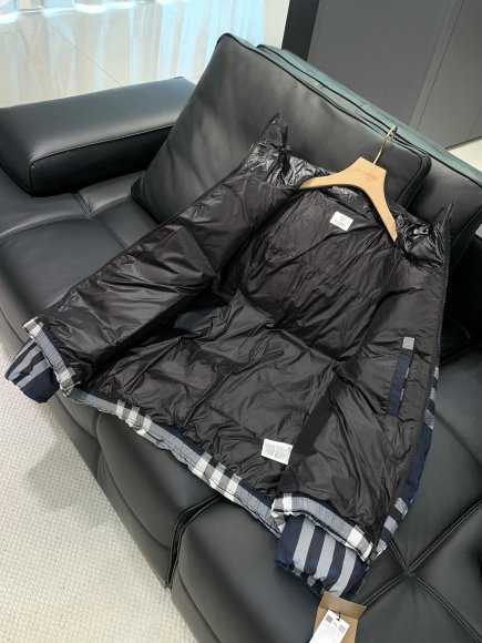 Burberry - Мужская куртка пуховик TI_2211BU6 Burberry - Мужская куртка пуховик TI_2211BU6