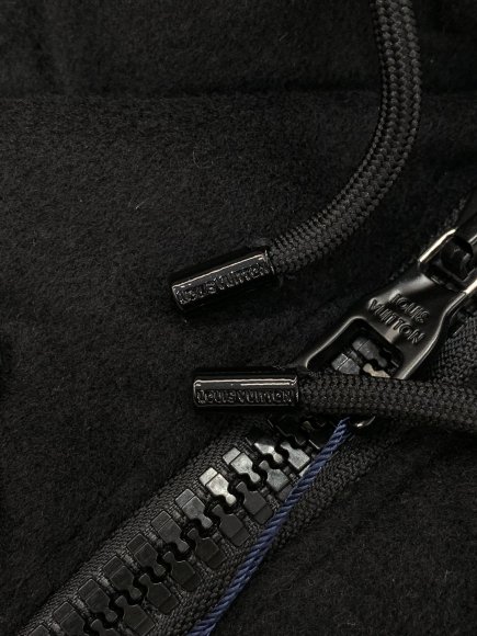 Louis Vuitton - Мужская куртка пуховик TI_1111LV5