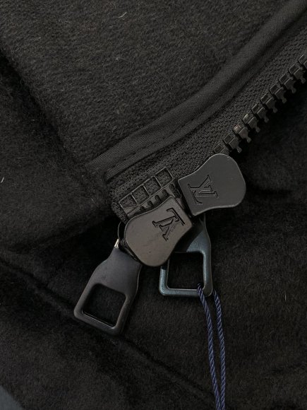 Louis Vuitton - Мужская куртка пуховик TI_1111LV5