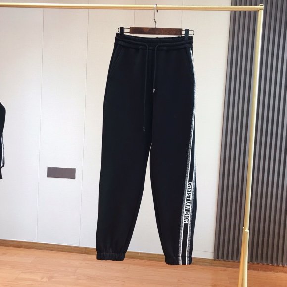 Dior - Женский спортивный костюм TO_2410DI1 Dior - Женский спортивный костюм TO_2410DI1