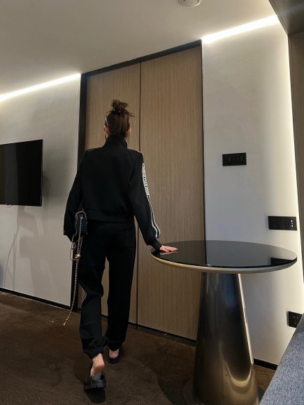 Dior - Женский спортивный костюм TO_2410DI1 Dior - Женский спортивный костюм TO_2410DI1