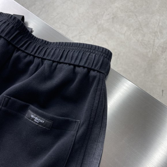 Givenchy - Мужские спортивные штаны TJ_0804GI5 Givenchy - Мужские спортивные штаны TJ_0804GI5