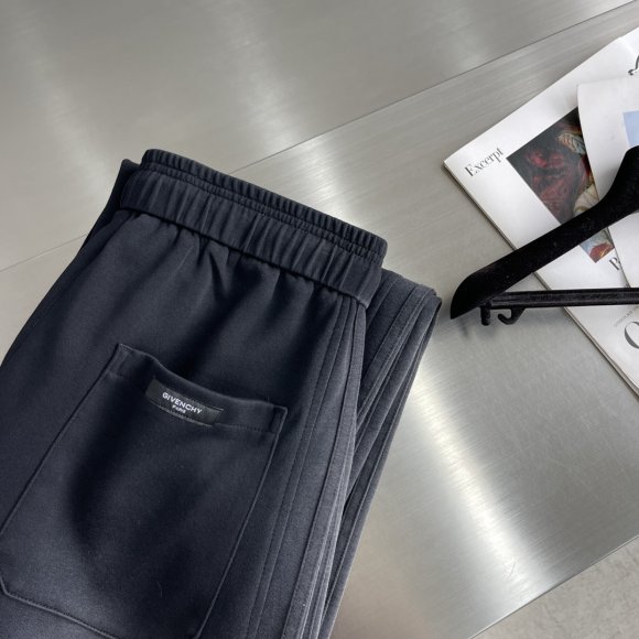 Givenchy - Мужские спортивные штаны TJ_0804GI5 Givenchy - Мужские спортивные штаны TJ_0804GI5