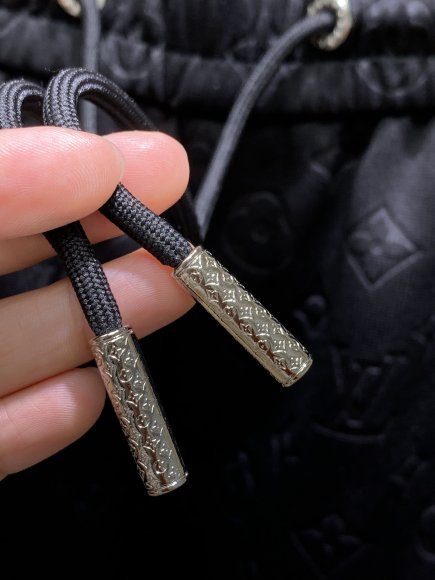 Louis Vuitton - Мужские шорты TI_0407LV3