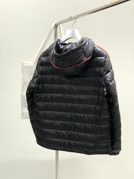 Moncler - Мужская куртка пуховик TI_1111MO7 Moncler - Мужская куртка пуховик TI_1111MO7