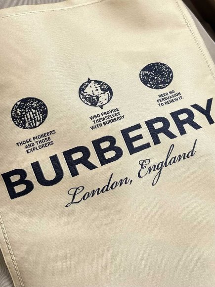 Burberry - Мужская куртка ветровка DZ_2509BU2 Burberry - Мужская куртка ветровка DZ_2509BU2