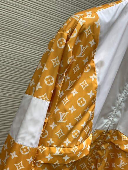 Louis Vuitton Show - Мужская куртка ветровка анорак TI_2907LV3 Louis Vuitton Show - Мужская куртка ветровка анорак TI_2907LV3