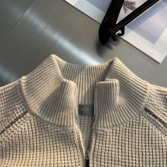 Dior - Мужской шерстяной свитер TJ_0612DI7 Dior - Мужской шерстяной свитер TJ_0612DI7