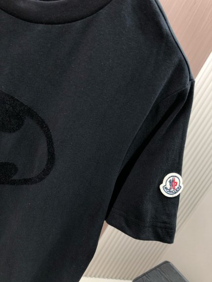Moncler - Мужская футболка майка DZ_2102MO4 Moncler - Мужская футболка майка DZ_2102MO4