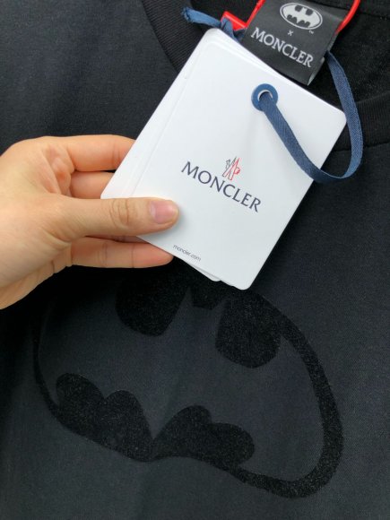 Moncler - Мужская футболка майка DZ_2102MO4 Moncler - Мужская футболка майка DZ_2102MO4