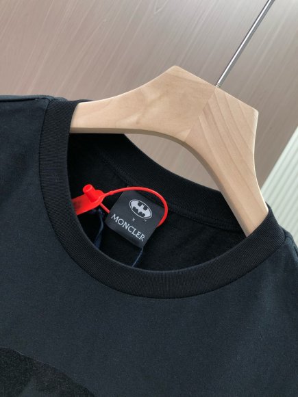 Moncler - Мужская футболка майка DZ_2102MO4 Moncler - Мужская футболка майка DZ_2102MO4