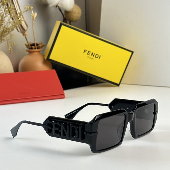 Fendi - Солнцезащитные очки K2_2207FE6