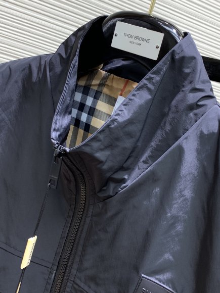Burberry - Мужская куртка ветровка TI_2408BU1 Burberry - Мужская куртка ветровка TI_2408BU1