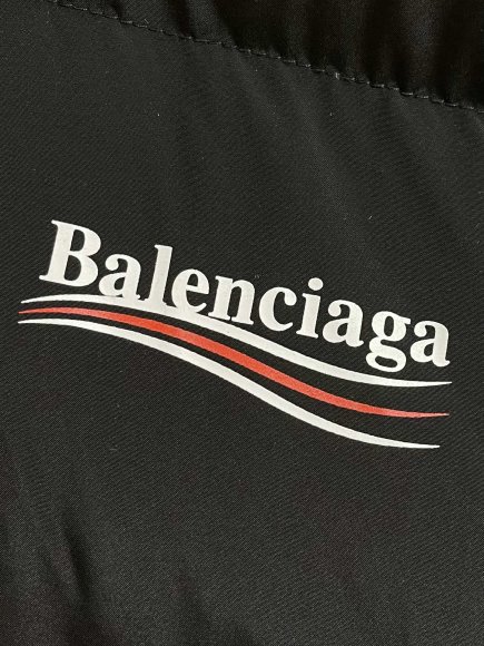 Balenciaga - Мужской жилет пуховик DZ_2509BA3