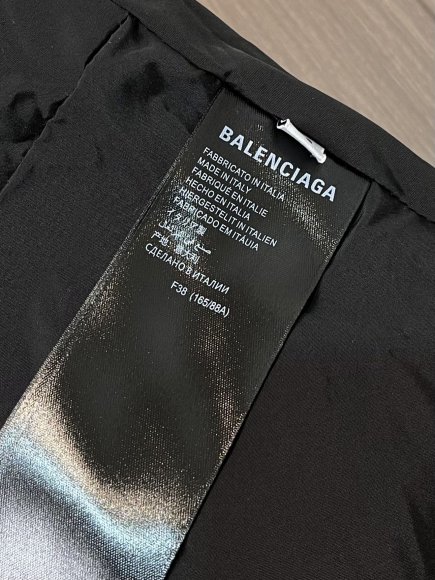 Balenciaga - Мужской жилет пуховик DZ_2509BA3