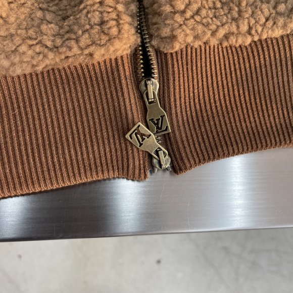 Louis Vuitton - Мужская кофта куртка TJ_0612LV8 Louis Vuitton - Мужская кофта куртка TJ_0612LV8