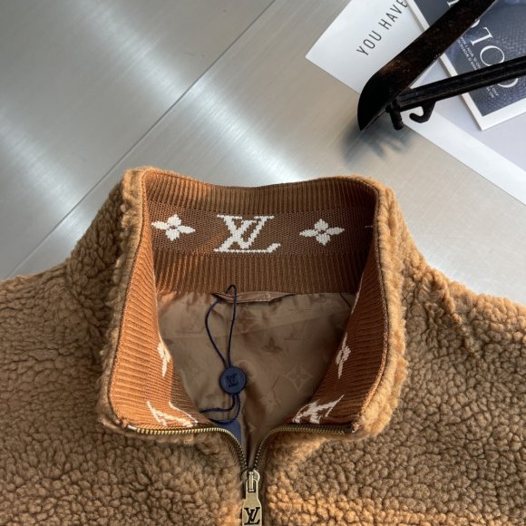 Louis Vuitton - Мужская кофта куртка TJ_0612LV8 Louis Vuitton - Мужская кофта куртка TJ_0612LV8