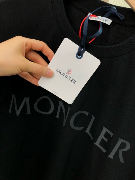 Moncler - Мужская футболка майка DZ_2102MO5 Moncler - Мужская футболка майка DZ_2102MO5