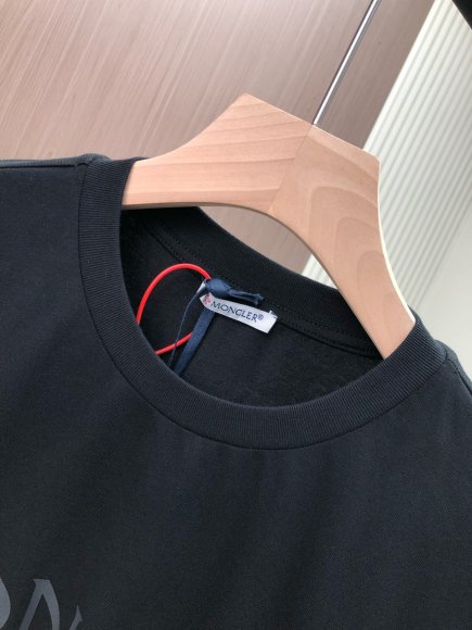 Moncler - Мужская футболка майка DZ_2102MO5 Moncler - Мужская футболка майка DZ_2102MO5