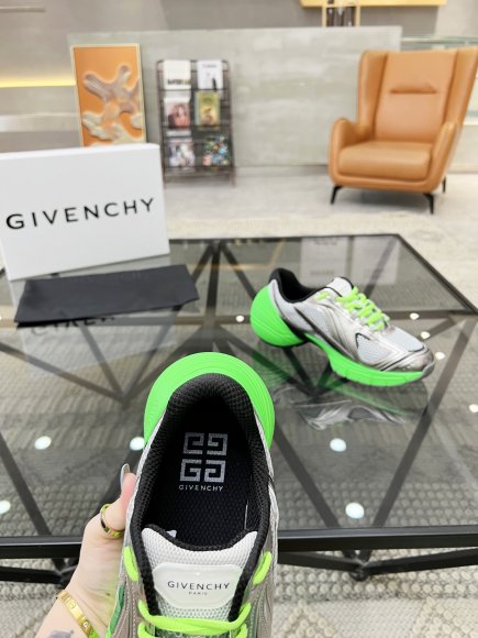 Givenchy - Мужские кроссовки RU_2205GI1