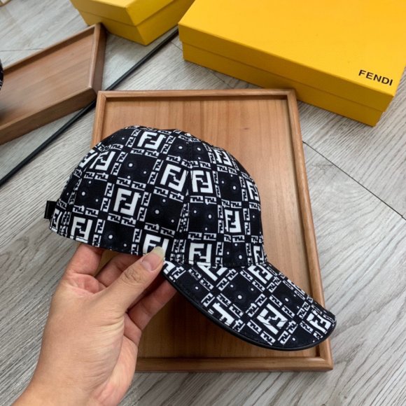 Fendi - Бейсболка кепка AO_1904FE11 Fendi - Бейсболка кепка AO_1904FE11