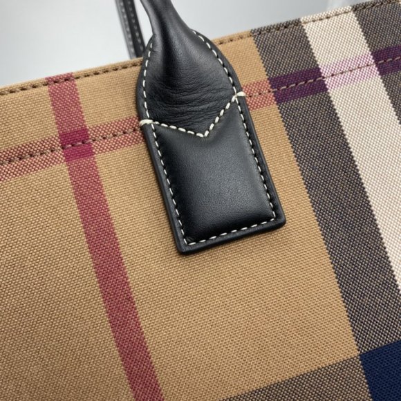 Burberry Женская сумка - мессенджер BU_1702BU8