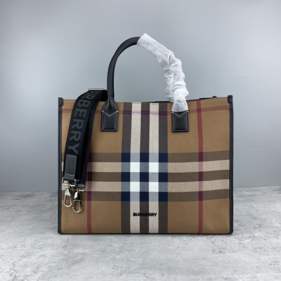 Burberry Женская сумка - мессенджер BU_1702BU8