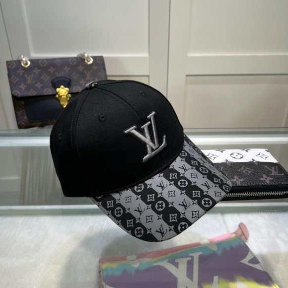 Louis Vuitton - Бейсболка кепка AO_1904LV13
