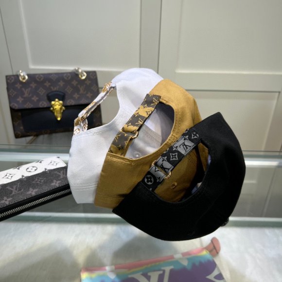 Louis Vuitton - Бейсболка кепка AO_1904LV13