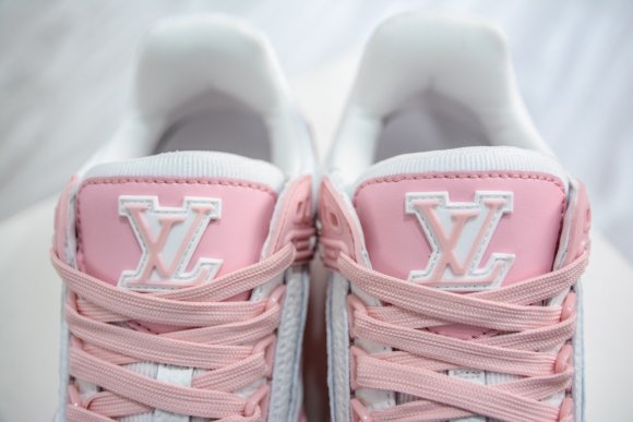 Louis Vuitton - Женские кроссовки PH_0105LV7W Louis Vuitton - Женские кроссовки PH_0105LV7W