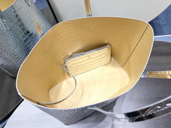 Givenchy Женская сумка- тоут GI_0902GI5 Givenchy Женская сумка- тоут GI_0902GI5