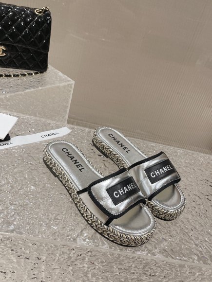 Chanel - Женские шлепанцы ST3_0906CH2