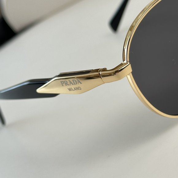 Prada - Солнцезащитные очки K2_2207PR10 Prada - Солнцезащитные очки K2_2207PR10