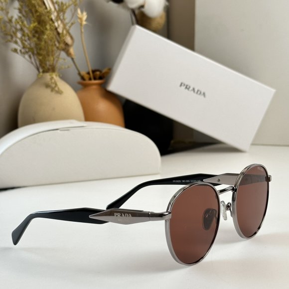 Prada - Солнцезащитные очки K2_2207PR10 Prada - Солнцезащитные очки K2_2207PR10