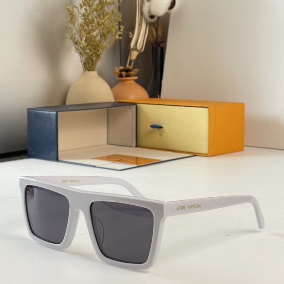 Louis Vuitton - Солнцезащитные очки K2_2402LV2 Louis Vuitton - Солнцезащитные очки K2_2402LV2